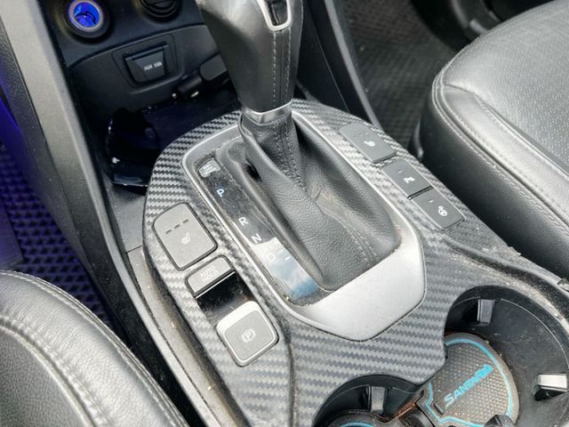 領袖版5+2人座一手車全車原版件加裝車頂架 4WD、HID魚眼 免鑰匙第三排冷氣出風口定速巡航循跡防滑全景天窗 安卓主機  第11張相片