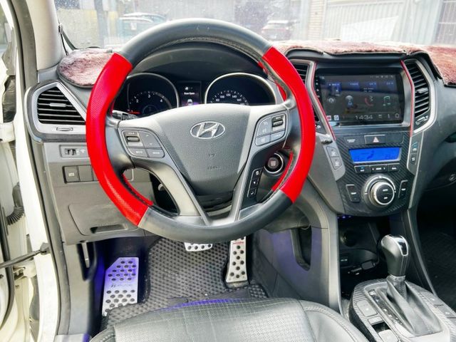 領袖版5+2人座一手車全車原版件加裝車頂架 4WD、HID魚眼 免鑰匙第三排冷氣出風口定速巡航循跡防滑全景天窗 安卓主機  第14張相片