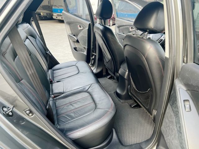 尊貴型 一手車 全車原鈑件 原廠保養  里程保證*定速巡航  *循跡防滑  *雙區恆溫  *駕駛座電動椅  *倒車影像  第12張相片