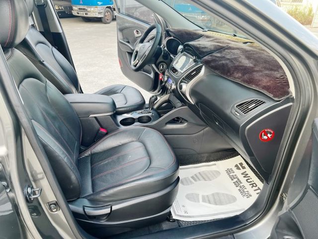尊貴型 一手車 全車原鈑件 原廠保養  里程保證*定速巡航  *循跡防滑  *雙區恆溫  *駕駛座電動椅  *倒車影像  第13張相片