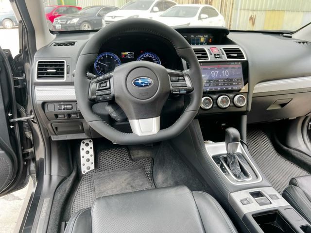 GT-S 一手車 原版件 里程保證I -key摸門 駕駛座電動椅 定速巡航 盲點偵測 循跡防滑  四輪驅動  第16張相片