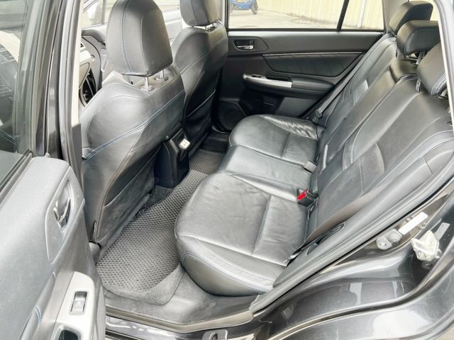 GT-S 一手車 原版件 里程保證I -key摸門 駕駛座電動椅 定速巡航 盲點偵測 循跡防滑  四輪驅動  第19張相片