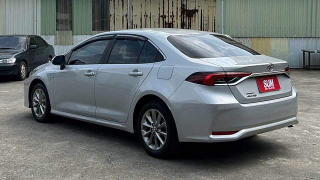豪華版一手車 實跑3.6萬公里 里程保證*定速巡航  *恆溫空調  *車道偏移警示  *Acc跟車系統  第5張相片