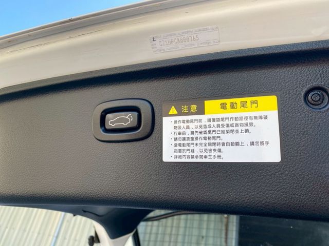 GT 旗艦版實跑7.2萬多公里 i-key免匙系統 駕駛座電動座椅 渦輪增壓 環景影像 電動尾門 換檔撥片 手動福祉椅  第19張相片