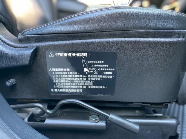 GT 旗艦版實跑7.2萬多公里 i-key免匙系統 駕駛座電動座椅 渦輪增壓 環景影像 電動尾門 換檔撥片 手動福祉椅  第20張相片