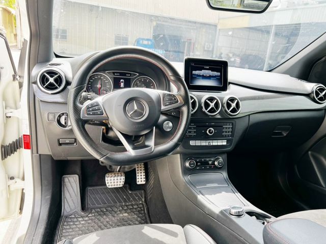 AMG實跑8.7萬公里里程保證-keyless免匙系統/摸門-雙前電動座椅(記憶功能)-雙區恆溫空調-LED魚眼頭燈  第8張相片