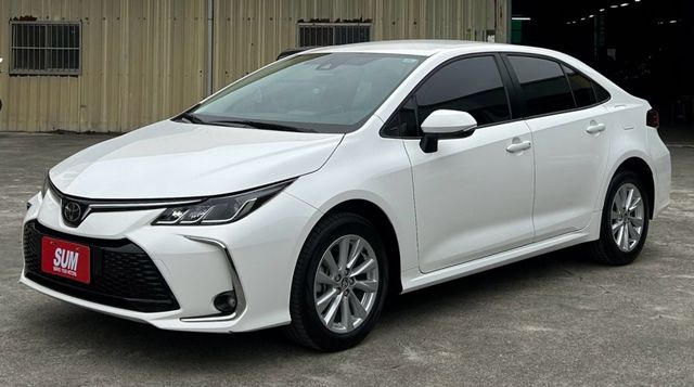 豪華+ 實跑1萬公里 全車原鈑件 原廠保養 新車保固中I-key摸門  定速巡航 ACC跟車 車道偏移警示 盲點偵測  第1張相片