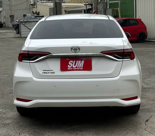 豪華+ 實跑1萬公里 全車原鈑件 原廠保養 新車保固中I-key摸門  定速巡航 ACC跟車 車道偏移警示 盲點偵測  第6張相片