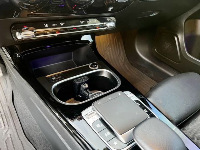 四門全車原鈑件 里程保證  實跑5萬公里-l-key摸門-定速巡航-盲點偵測-倒車影像-自動停車輔助-駕駛座電動記憶  第13張相片