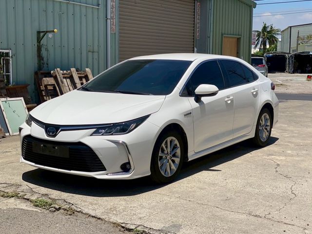 尊爵版 一手車 全車原鈑件 原廠保養 新車保固中 大電池保固八年16萬公里 實跑5.5萬公里  第1張相片