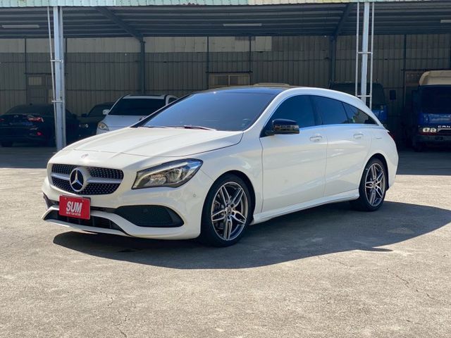 AMG總代理全車原鈑件實跑7.5萬公里-keyless免匙系統/摸門解鎖-AMG套件-電動尾門-全景天窗-雙前記憶電動座  第1張相片