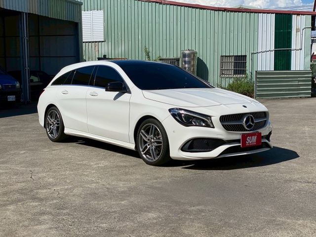 AMG總代理全車原鈑件實跑7.5萬公里-keyless免匙系統/摸門解鎖-AMG套件-電動尾門-全景天窗-雙前記憶電動座  第2張相片