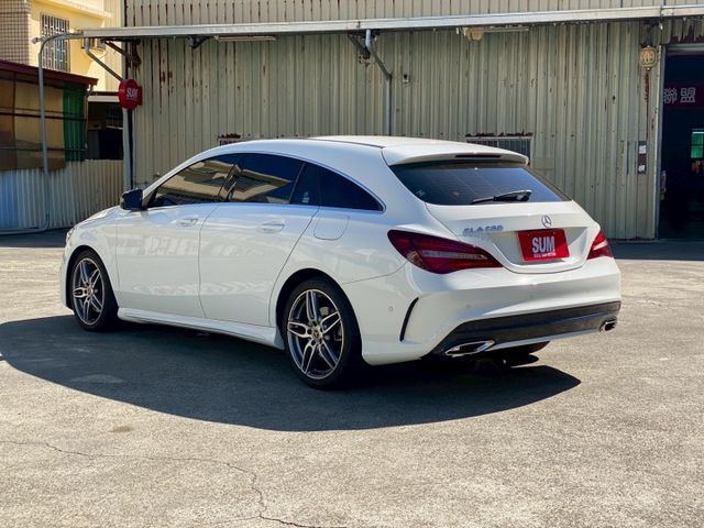 AMG總代理全車原鈑件實跑7.5萬公里-keyless免匙系統/摸門解鎖-AMG套件-電動尾門-全景天窗-雙前記憶電動座  第3張相片