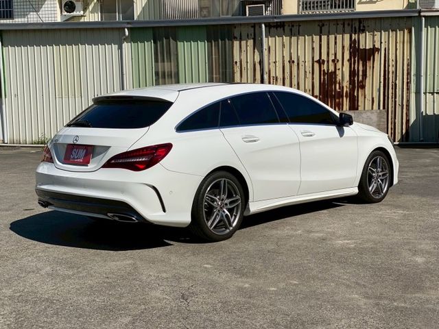 AMG總代理全車原鈑件實跑7.5萬公里-keyless免匙系統/摸門解鎖-AMG套件-電動尾門-全景天窗-雙前記憶電動座  第4張相片