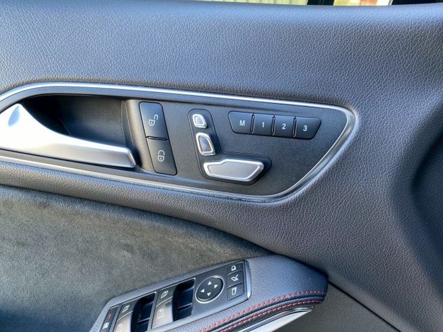 AMG總代理全車原鈑件實跑7.5萬公里-keyless免匙系統/摸門解鎖-AMG套件-電動尾門-全景天窗-雙前記憶電動座  第16張相片