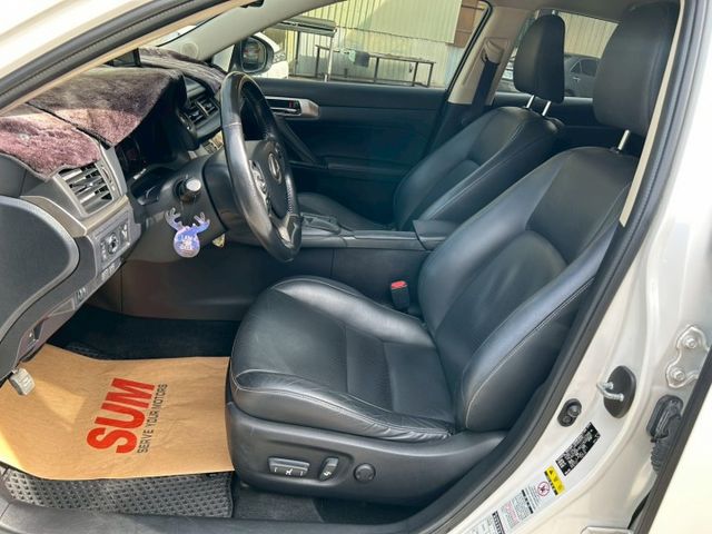 原鈑件 一手車 里程保證-記憶座椅  -免鑰匙系統  -倒車影像  -電熱椅  -循跡防滑  第9張相片
