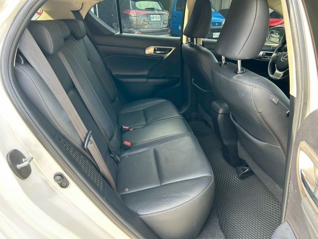原鈑件 一手車 里程保證-記憶座椅  -免鑰匙系統  -倒車影像  -電熱椅  -循跡防滑  第12張相片