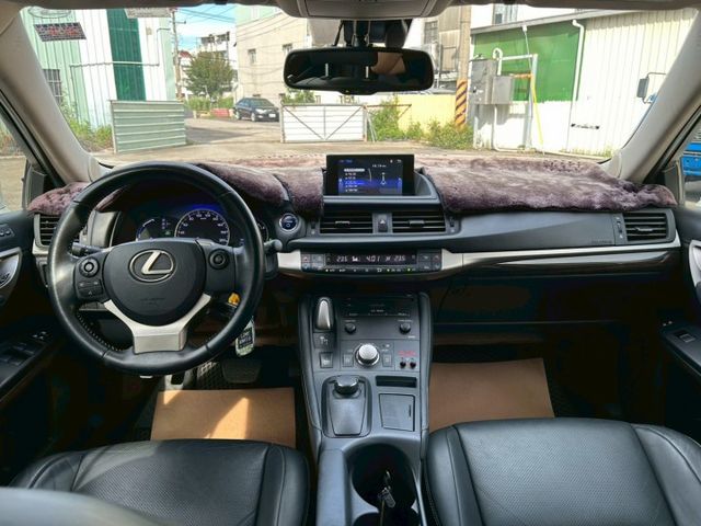 原鈑件 一手車 里程保證-記憶座椅  -免鑰匙系統  -倒車影像  -電熱椅  -循跡防滑  第13張相片