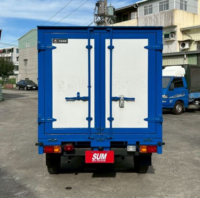 原鈑件 一手車 里程保證 實跑1.5萬 原廠影音特式版-原廠三開保溫箱  -CAR Paly  -倒車影像  -循跡防滑  第6張相片