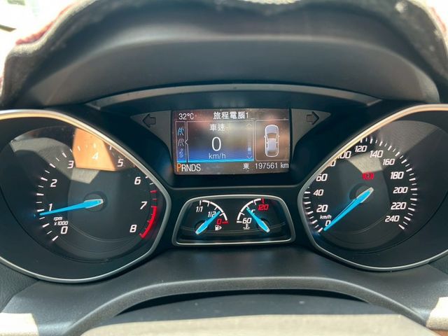 頂級版 一手車 原廠保養 里程保證Ikey摸門 倒車影像 盲點偵測 LED尾燈 全景天窗 方向盤快控鍵 電動尾門  第13張相片
