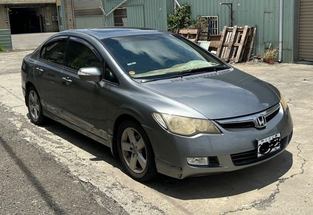 頂級版 一手車 原鈑件  僅跑3萬多公里 里程保證 -天窗  -HID頭燈  -方向盤快撥  第2張相片
