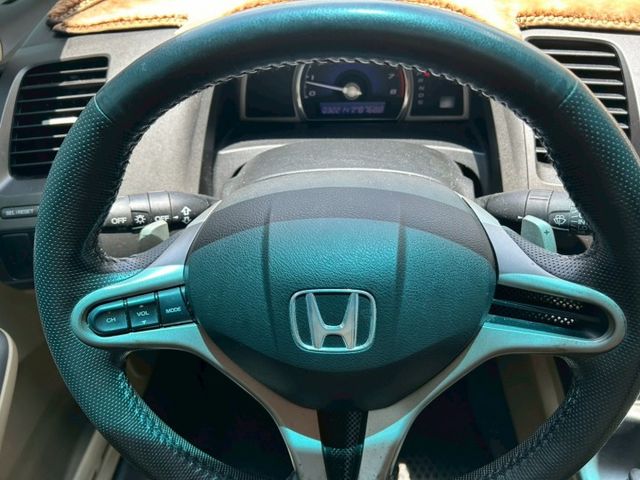 頂級版 一手車 原鈑件  僅跑3萬多公里 里程保證 -天窗  -HID頭燈  -方向盤快撥  第8張相片