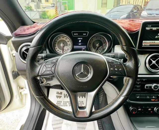 AMG 定速巡航  循跡防滑  雙區恆溫  全景天窗  盲點偵測  駕駛座記憶椅  雙前電熱椅  HK音響  第9張相片