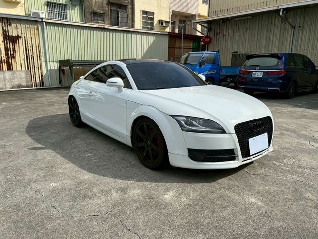 原鈑件 里程保證 -HID氙氣頭燈-電動尾翼-電動座椅調整-換檔撥片-方向盤快控鍵-定速巡航-後座分離倒覆  第1張相片
