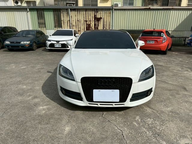 原鈑件 里程保證 -HID氙氣頭燈-電動尾翼-電動座椅調整-換檔撥片-方向盤快控鍵-定速巡航-後座分離倒覆  第3張相片
