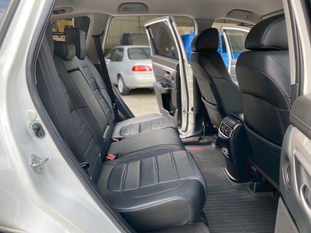 VTi-S 全車原鈑件原廠保養keyless免匙系統acc跟車系統車道偏移警示盲點偵測倒車影像衛星導航Car play  第7張相片