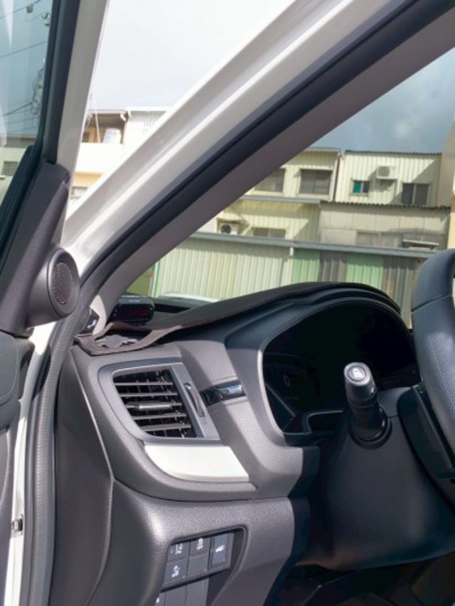 VTi-S 全車原鈑件原廠保養keyless免匙系統acc跟車系統車道偏移警示盲點偵測倒車影像衛星導航Car play  第15張相片
