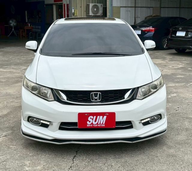 頂級版 里程保證 無泡水 優質代步車-空力套件-恆溫空調-電折後視鏡-安卓機-倒車影像-定速-天窗-換擋撥片  第3張相片
