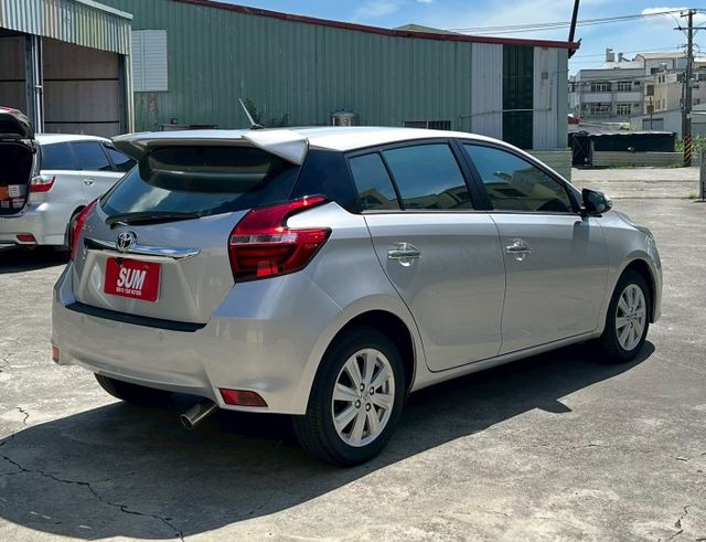 豪華版 一手車里程保證 里程僅跑8萬多-免鑰匙摸門-原廠導航-倒車顯影-恆溫空調-放向盤音響控制 -電動後視鏡  第4張相片