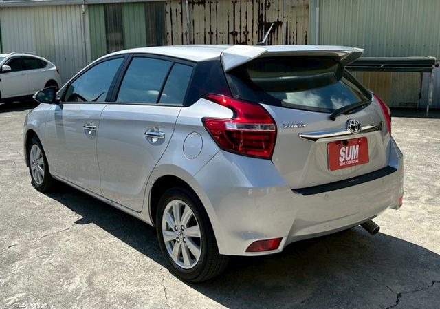 豪華版 一手車里程保證 里程僅跑8萬多-免鑰匙摸門-原廠導航-倒車顯影-恆溫空調-放向盤音響控制 -電動後視鏡  第5張相片