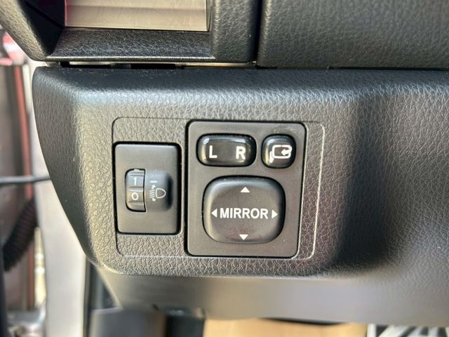 豪華版 一手車里程保證 里程僅跑8萬多-免鑰匙摸門-原廠導航-倒車顯影-恆溫空調-放向盤音響控制 -電動後視鏡  第17張相片