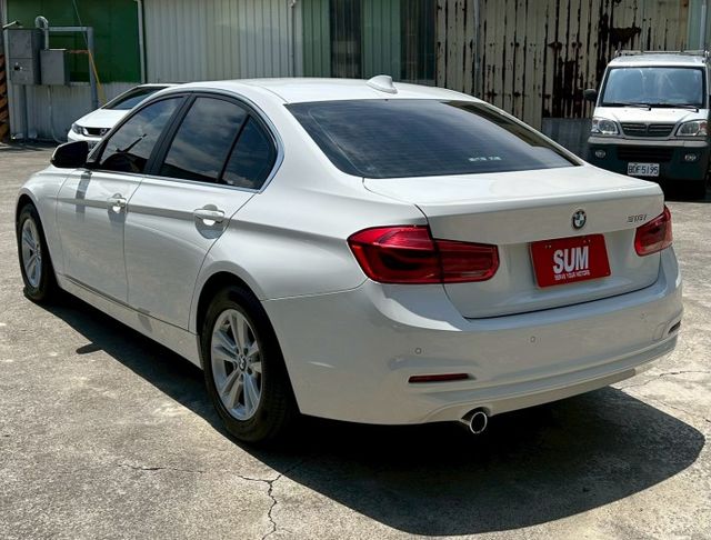 總代理 一手車 原鈑件 里程保證 5AS駕駛輔助系統 分區溫控空調 盲點偵測  配備滿滿  第4張相片