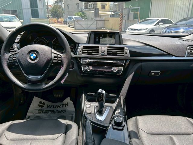 總代理 一手車 原鈑件 里程保證 5AS駕駛輔助系統 分區溫控空調 盲點偵測  配備滿滿  第12張相片