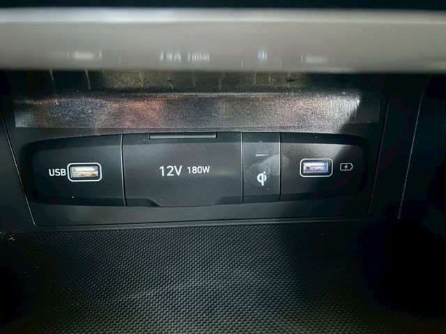 頂級版 一手車原鈑件原廠保養 新車保固中 里程保證實跑9萬多貫穿式尾燈 跟車系統 盲點偵測 摸門解鎖 環景影像電動座椅  第9張相片