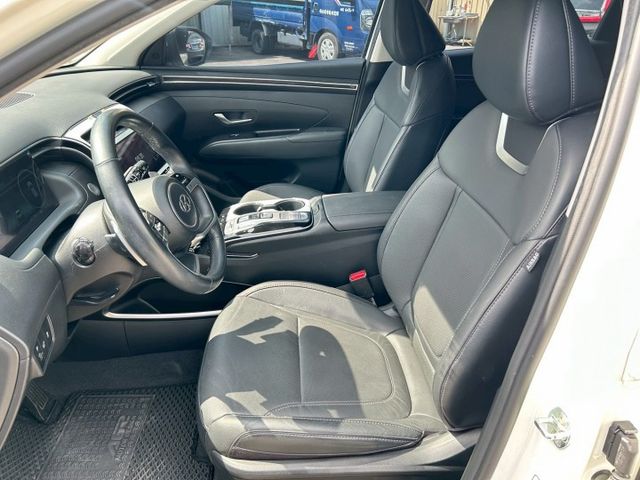 頂級版 一手車原鈑件原廠保養 新車保固中 里程保證實跑9萬多貫穿式尾燈 跟車系統 盲點偵測 摸門解鎖 環景影像電動座椅  第15張相片