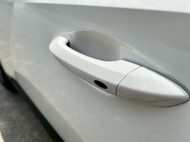 頂級版 一手車原鈑件原廠保養 新車保固中 里程保證實跑9萬多貫穿式尾燈 跟車系統 盲點偵測 摸門解鎖 環景影像電動座椅  第17張相片