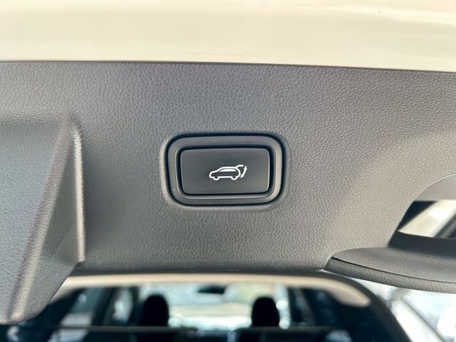 頂級版 一手車原鈑件原廠保養 新車保固中 里程保證實跑9萬多貫穿式尾燈 跟車系統 盲點偵測 摸門解鎖 環景影像電動座椅  第19張相片