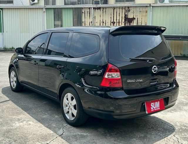 七人座 一手車里程保證 可認證  里程實跑11萬I-key 免鑰匙啟動 恆溫空抬頭顯示器  倒車顯影  方向盤快撥  第4張相片