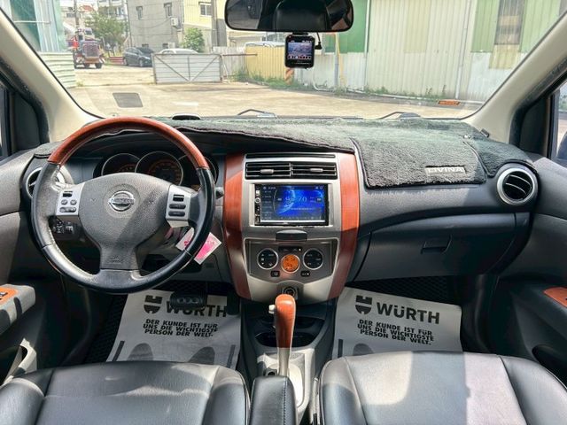 七人座 一手車里程保證 可認證  里程實跑11萬I-key 免鑰匙啟動 恆溫空抬頭顯示器  倒車顯影  方向盤快撥  第7張相片