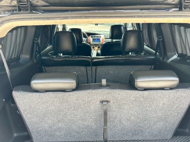 七人座 一手車里程保證 可認證  里程實跑11萬I-key 免鑰匙啟動 恆溫空抬頭顯示器  倒車顯影  方向盤快撥  第19張相片