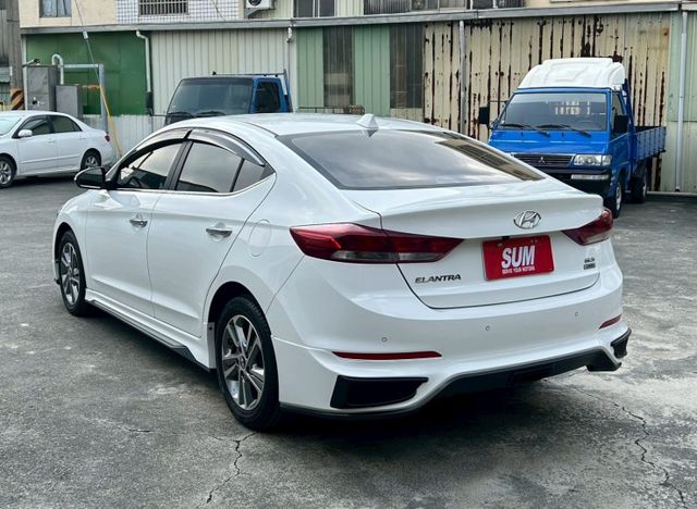 柴油一手車 原鈑件---配備---雙離合七速手自排  渦輪增壓柴油引擎  循跡防滑  六顆氣囊  安卓機  第4張相片