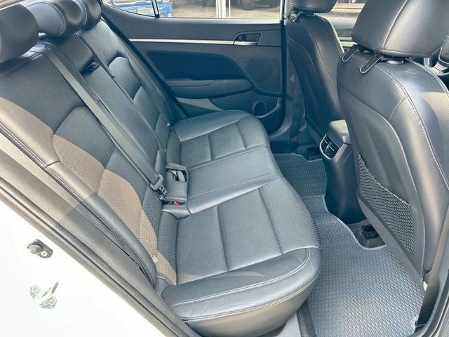 柴油一手車 原鈑件---配備---雙離合七速手自排  渦輪增壓柴油引擎  循跡防滑  六顆氣囊  安卓機  第12張相片