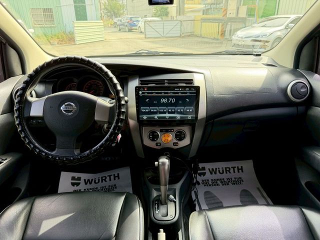 優質代步車 原鈑件 里程保證 安卓機  倒車雷達  倒車顯影  恆溫空調  第7張相片