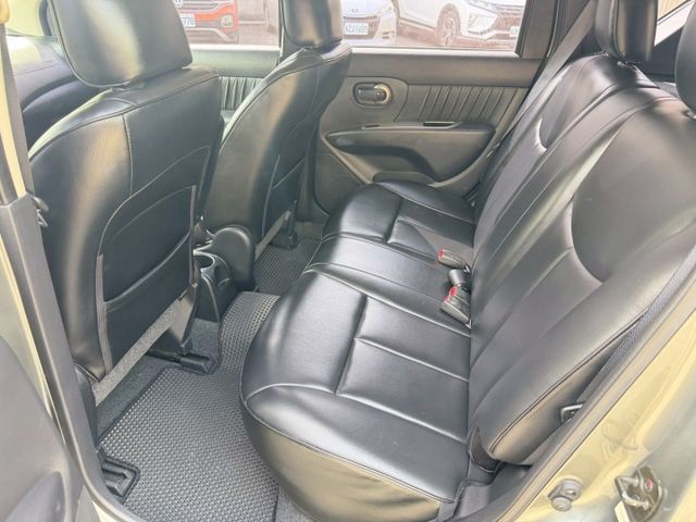 優質代步車 原鈑件 里程保證 安卓機  倒車雷達  倒車顯影  恆溫空調  第13張相片