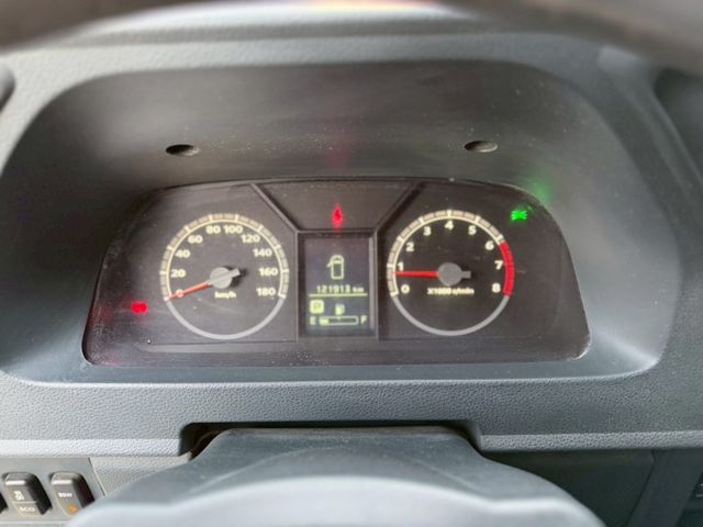 廂型八人座 自排 一手車 全車原鈑件 里程保證---備配---  倒車影像  盲點偵測 胎壓偵測  光感應式大燈  第2張相片