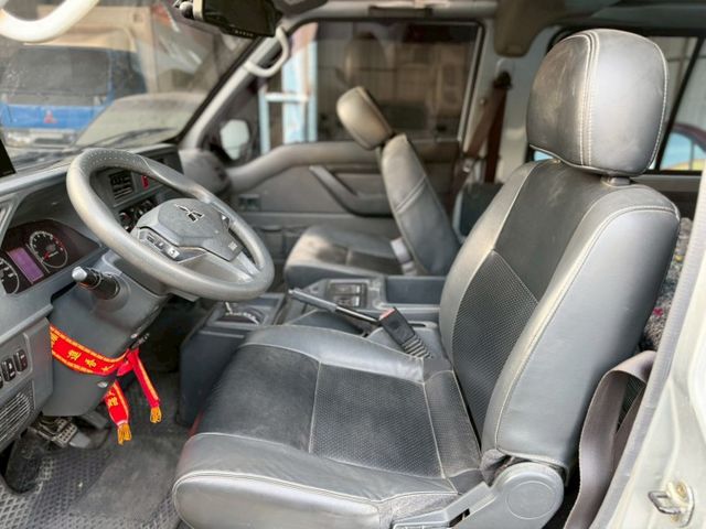 廂型八人座 自排 一手車 全車原鈑件 里程保證---備配---  倒車影像  盲點偵測 胎壓偵測  光感應式大燈  第7張相片